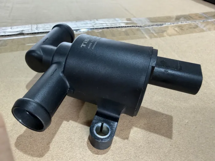 4H0121671D Heater Control Valve for AUDI A3, VW ARTEON, SEAT IBIZA IV SC (6J1, 6P5), IBIZA Mk IV SC (6J1, 6P5), SKODA OCTAVIA III (5E3, NL3, NR3)