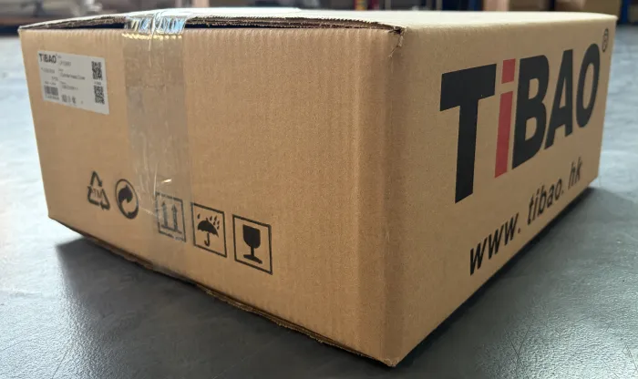 LR105957 Engine Parts Engine Valve Cover for CITROËN C5 III Break (RW_), JAGUAR XF SPORTBRAKE (X260), LAND ROVER DISCOVERY IV (L319), LR4 IV (L319), LR4 IV SUV (L3, PEUGEOT 407 Coupe (6C_)