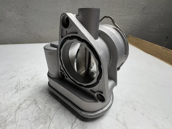 038128063G Engine Parts Throttle Body for AUDI A3, VW BORA, MITSUBISHI GRANDIS (NA_W), GRANDIS (NA_W, BA), GRANDIS I (NA_, SEAT ALHAMBRA (7V8, 7V9), SKODA SUPERB II Estate (3T5)