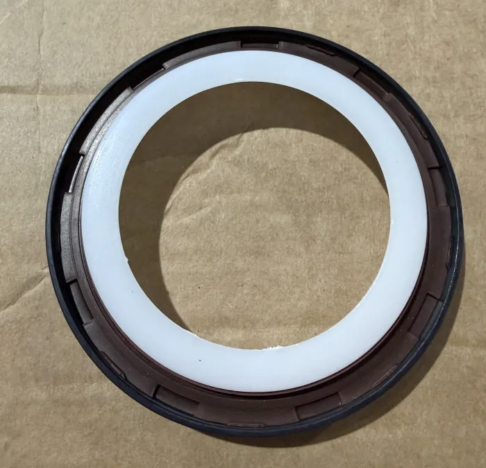 11117587168 Engine Parts Crankshaft Oil Seal for BMW X4 (F26), 2 Coupe (F22, F87), X6 (E71, E72), 3 Coupe (E92), X3 (F25), 4 Coupe (F32, F82), X5 (E70), Z4 Roadster (E89), 1 Coupe (E82), 6 Coupe (F13), 5 (E60)