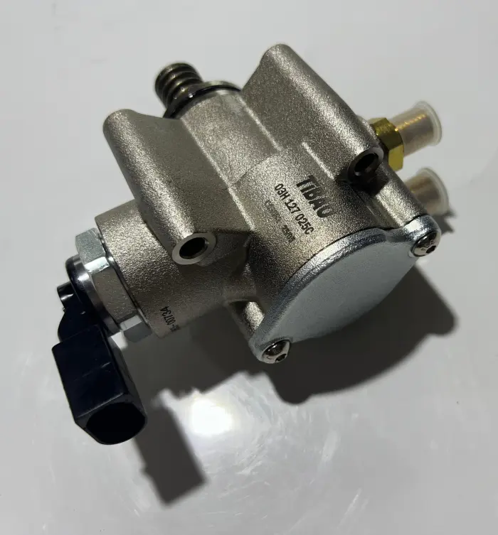 03H127025C 03h127025c Engine Parts High Pressure Pump for AUDI Q7, VW TOUAREG
