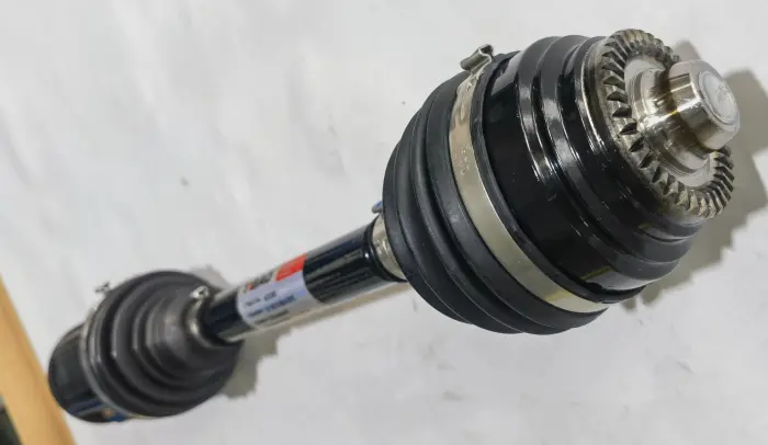 31608664675 أجزاء ناقل الحركة عمود الدفع لـ BMW 5 (G30, F90)