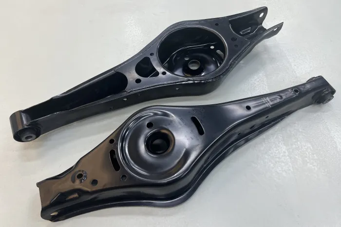 1K0505311H Suspension Parts Rear Axle Arm for AUDI A3, VW SCIROCCO, SEAT ALTEA XL (5P5, 5P8), SKODA OCTAVIA II Combi (1Z5)