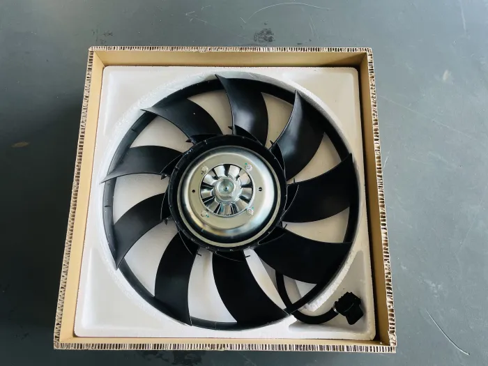 LR012644 Engine Parts Radiator Fan for LAND ROVER RANGE ROVER SPORT II (L494), RANGE ROVER IV (L405), DISCOVERY V (L462), DISCOVERY IV (L319), RANGE ROVER SPORT I (L320), RANGE ROVER III (L322)