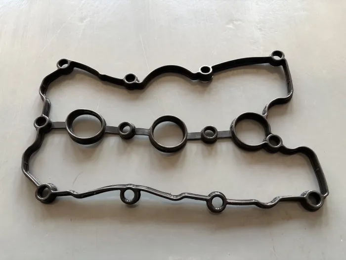06E103483P Engine Parts Valve Cover Gasket for AUDI A6, PORSCHE Cayenne, VW TOUAREG