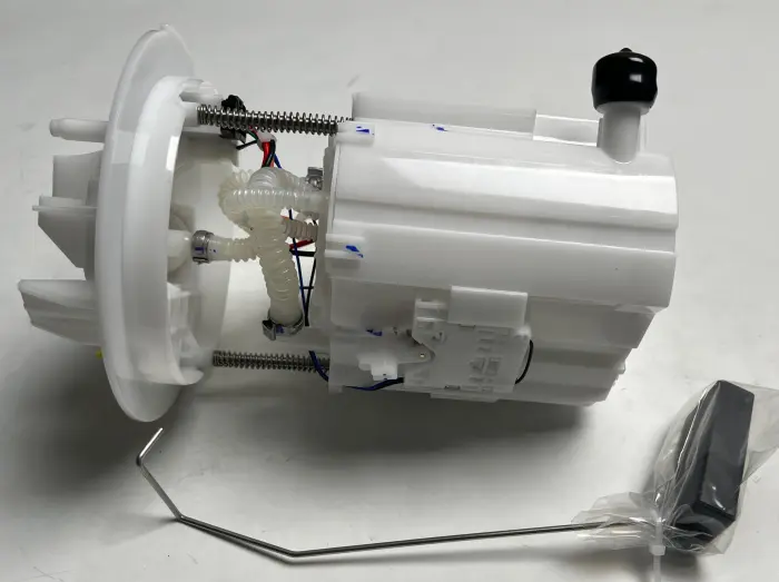 1664701794 Engine Parts Fuel Pump for