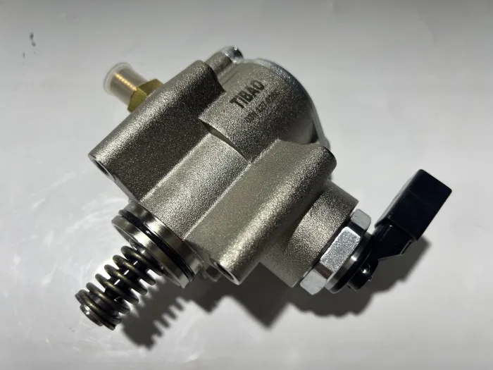 03H127025C 03h127025c Engine Parts High Pressure Pump for AUDI Q7, VW TOUAREG