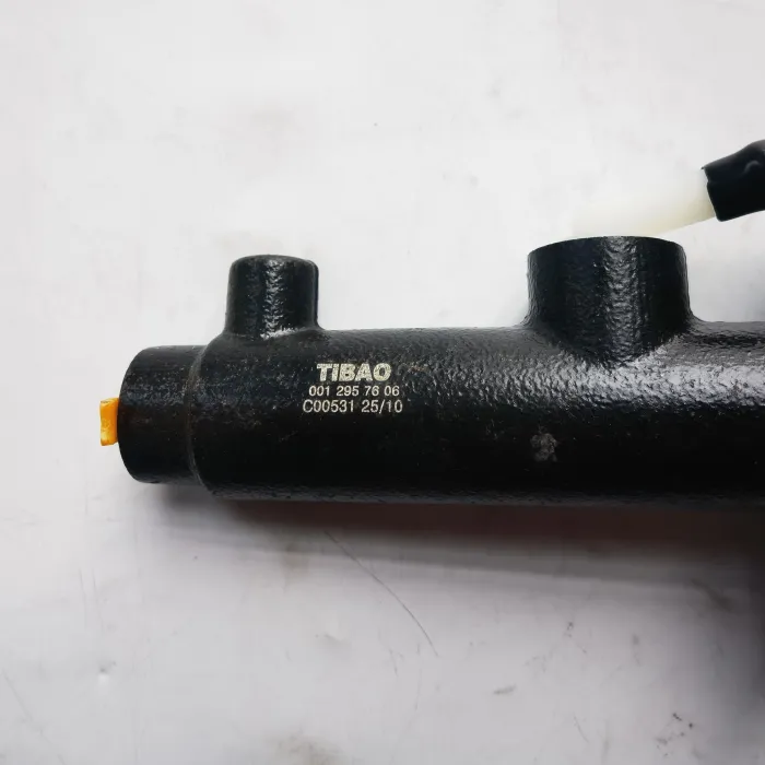 0012957606 Transmission Parts Clutch Master Cylinder for MERCEDES-BENZ T1 Platform/Chassis (B602), T1 Van (601, 611), T1/TN Van