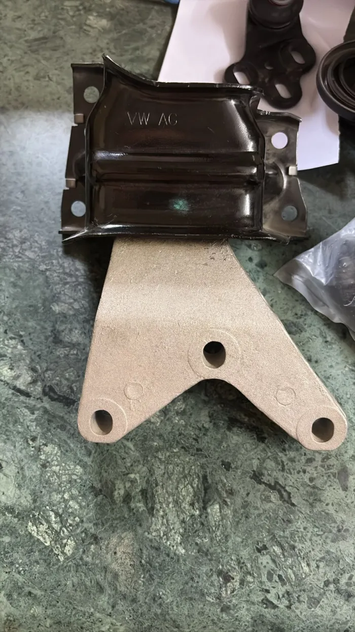 6RF199262B Engine Parts Engine Mount for 
