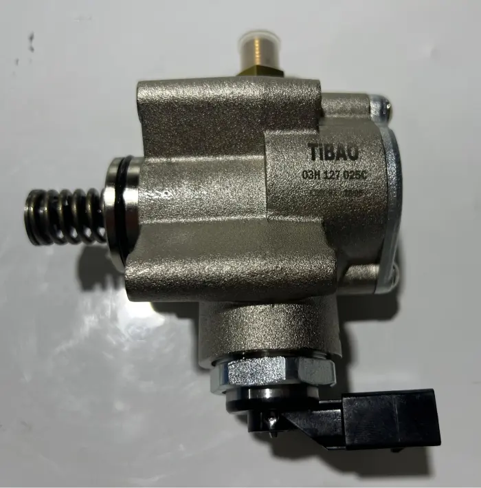 03H127025C 03h127025c Engine Parts High Pressure Pump for AUDI Q7, VW TOUAREG