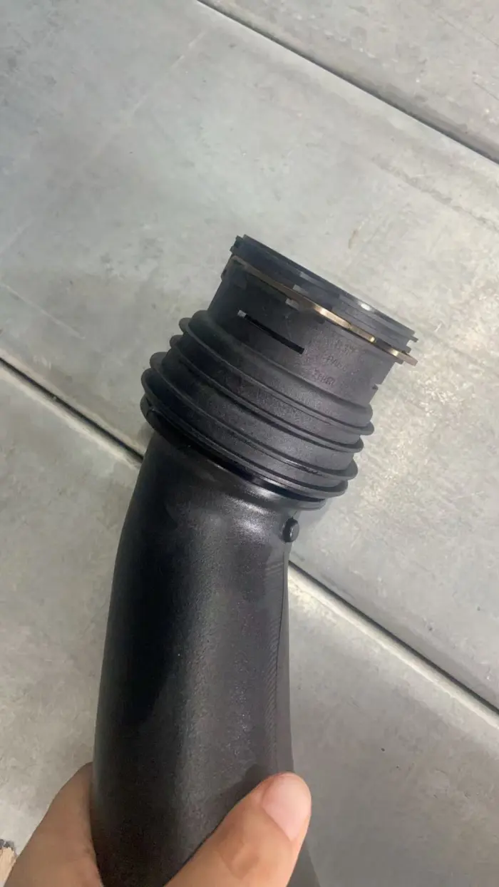 13718601683 Engine Parts Turbocharger Pipe for BMW 1 (F20)