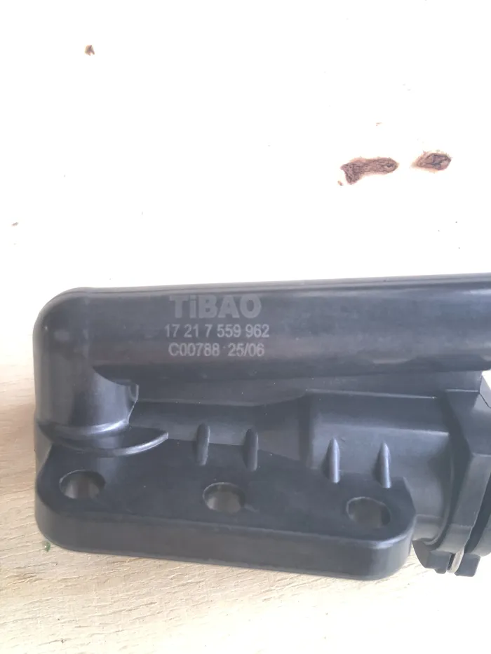 17217559962 Engine Parts Thermostat for BMW 5 (E60), 7 (E65, E66, E67), 6 (E63)