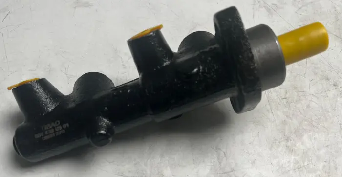 0044300901 Brake Master Cylinder for MERCEDES-BENZ SL (R107), S-CLASS (W116), 123 Saloon (W123)