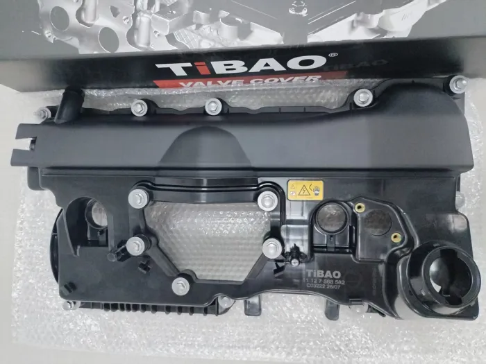 11127568582 Engine Parts Engine Valve Cover for BMW X3 (E83), Z4 Roadster (E85), 3 Coupe (E46)