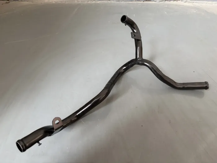 7L6121065AG Engine Parts Cooling Water Pipe for 