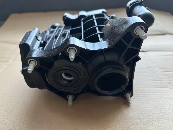 11538642560 Engine Parts Thermostat for 