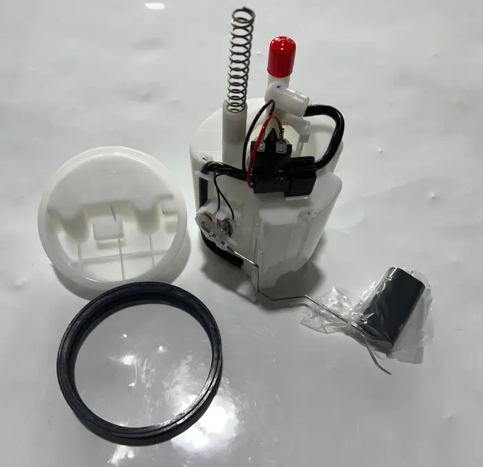 2034702394 Engine Parts Fuel Pump for MERCEDES-BENZ C-CLASS (W203), CLK (C209)