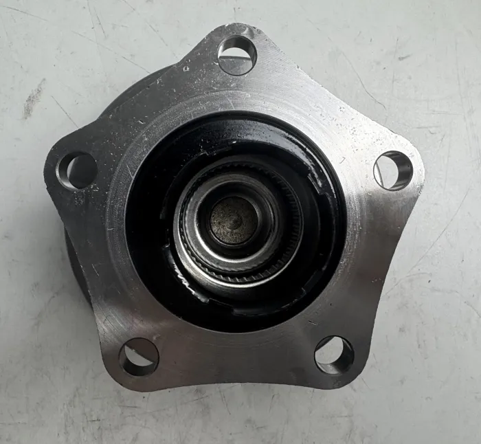 8E0501611 Transmission Parts Wheel Hub for AUDI A6, VW PASSAT, SKODA SUPERB I (3U4), SUPERB I Sedan (3U4)