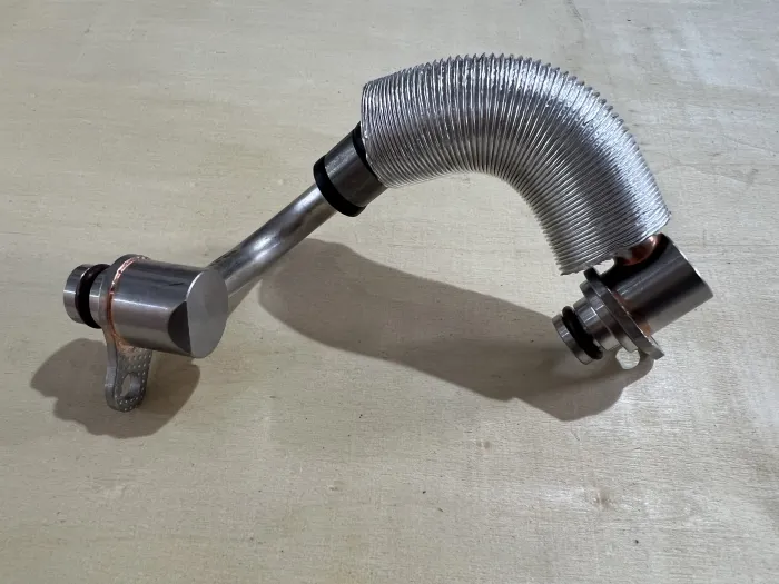 11537588936 Engine Parts Cooling Water Pipe for BMW X5 (F15, F85), 2 Coupe (F22, F87), 4 Coupe (F32, F82), X4 (F26), X3 (F25), 3 (F30, F80), 5 Touring (F11), Z4 Roadster (E89), X1 (E84), 1 (F21)