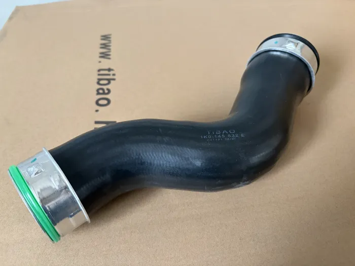 1K0145832E Engine Parts Turbocharger Pipe for AUDI TT, VW BORA, SEAT ALTEA XL (5P5, 5P8), SKODA OCTAVIA II Combi (1Z5)
