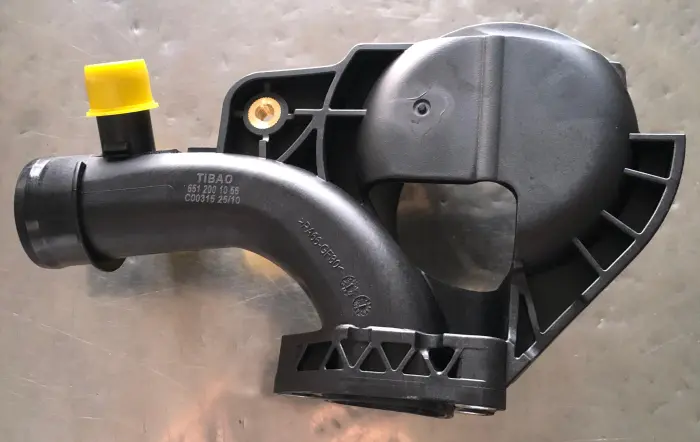 6512001056 موصل أنابيب أجزاء المحرك لـ MERCEDES-BENZ SPRINTER 5-t Van (B906), C-CLASS (W204), GLC (X253), SLC (R172), METRIS Tourer (W447), METRIS Van (W447), VITO / MIXTO Van (W639), GLE (W166), V-CLASS (W447), MARCO POLO Camper (W447), CLS (C21