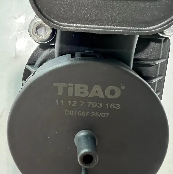 11127793163 Engine Parts Engine Block Breather Valve for BMW X5, LAND ROVER RANGE ROVER III (L322), RANGE ROVER III SUV (L322), OPEL OMEGA B (V94)