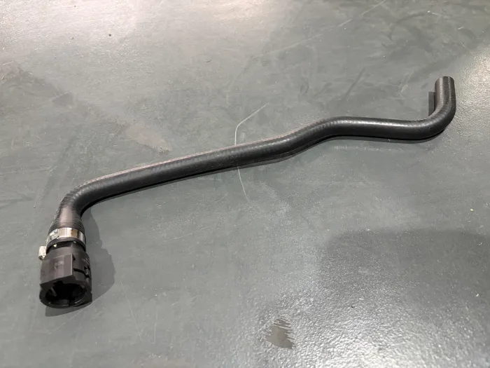 17127536235 Engine Parts Cooling Water Pipe for BMW X5 (E70), X6 (E71, E72)