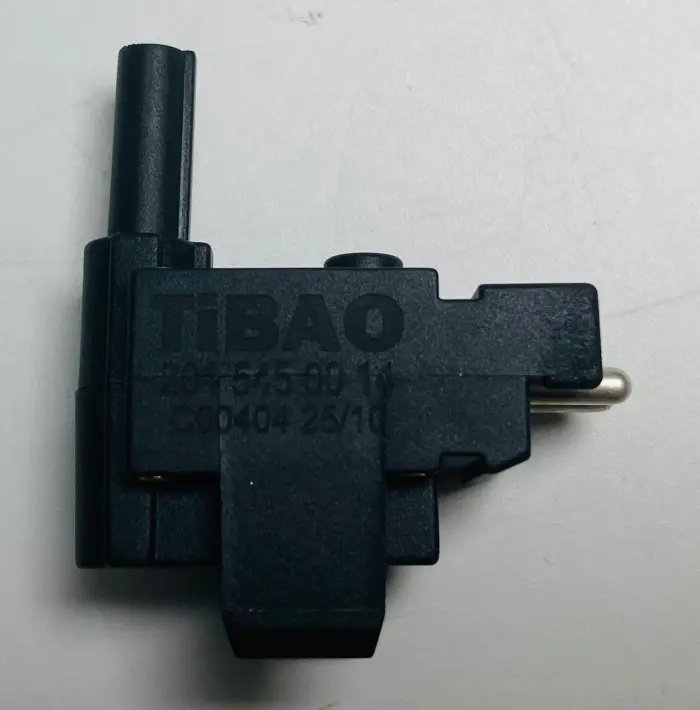 2015450014 Back Up Light Switch for MERCEDES-BENZ E-CLASS Coupe (C124), G-CLASS Cabrio (W460), 124 Saloon (W124), 190 (W201), SL (R129), S-CLASS (W126), SL (R107), 123 Saloon (W123)