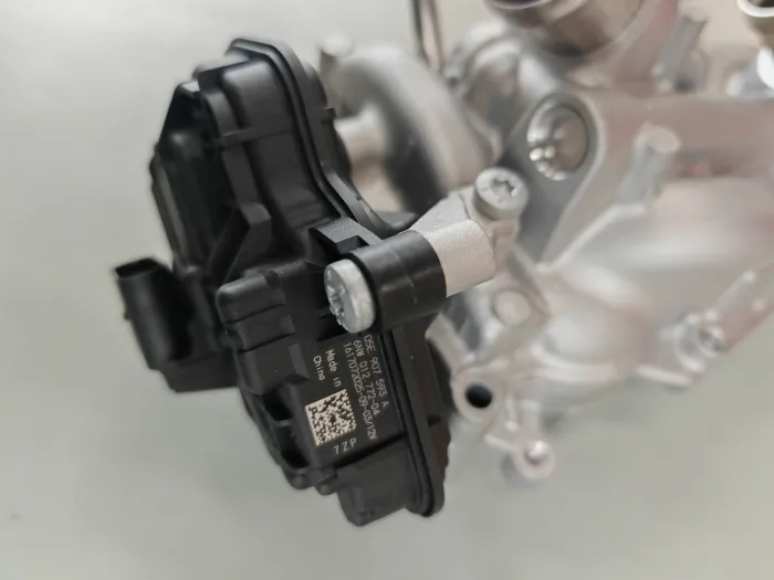  Water Pump for VW GOLF VII (5G1, BQ1, BE1, BE2), AUDI A3 Convertible (8V7,8VE), SKODA SUPERB III (3V3), SEAT IBIZA Mk V (KJ1, KJG), IBIZA V (KJ1, KJG), CUPRA FORMENTOR (KM7)