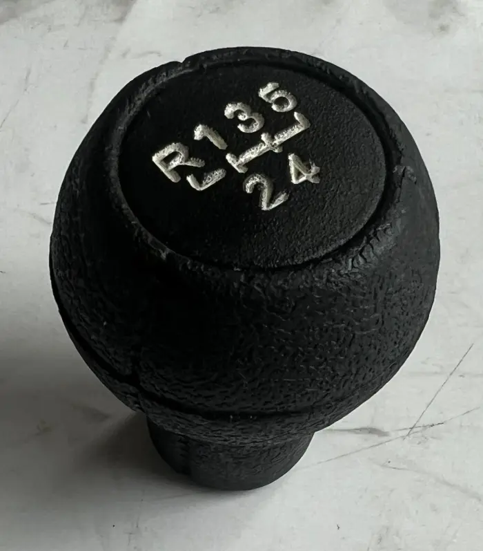 191711141B Gear Shift Knob for VW PASSAT B3/B4 Estate (3A5, 35I), CORRADO (53I), POLO II (86C, 80), GOLF I Cabriolet (155), JETTA II (19E, 1G2, 165), SCIROCCO (53), CADDY I (14), CARIBE I (17), ATLANTIC I (16)