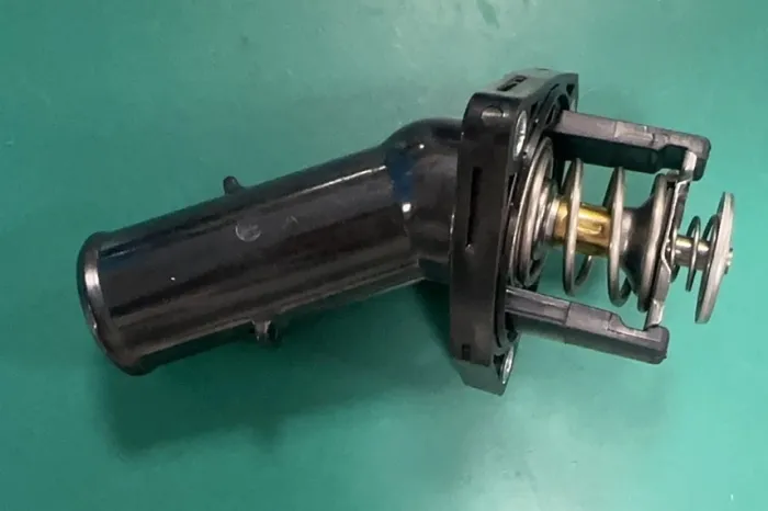 1603131011 Engine Parts Thermostat for TOYOTA HILUX REVO VIII Pickup (_N1_), LAND CRUISER PRADO (_J15_), HILUX VIGO VII Pickup (_N1_, _N2_, _N3_), LAND CRUISER PRADO (_J12_)