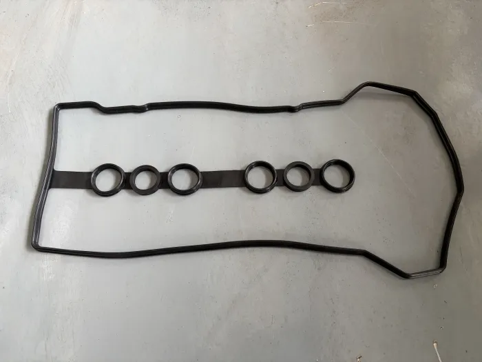 1121322050 Engine Parts Valve Cover Gasket for