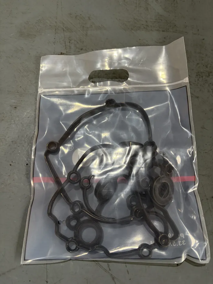 03H103483C Engine Parts Valve Cover Gasket for AUDI Q7, VW CC, SKODA SUPERB II (3T4)