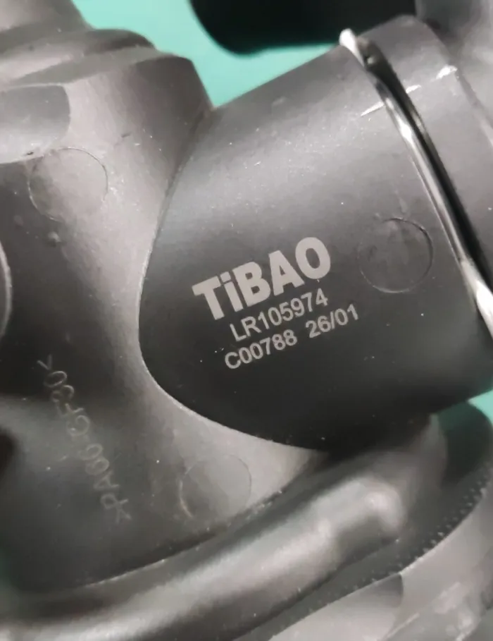 LR105974 Engine Parts Thermostat for 