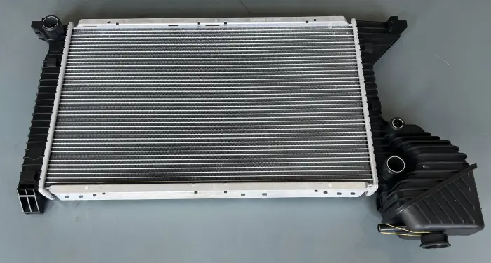 9015003500 Engine Parts Radiator for MERCEDES-BENZ SPRINTER 2-t Bus (B901, B902)