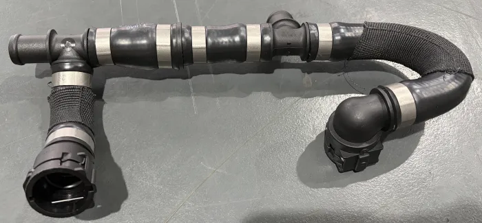 4F0819375B Engine Parts Cooling Water Pipe for AUDI A6 C6 Avant (4F5)