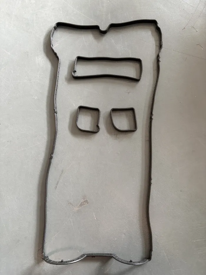 LR025664 Engine Parts Valve Cover Gasket for FORD FUSION V Saloon (CD), MONDEO V Saloon (CD), FORD USA MUSTANG, MUSTANG Convertible, LAND ROVER RANGE ROVER EVOQUE (L538), VOLVO XC60 I SUV (156)