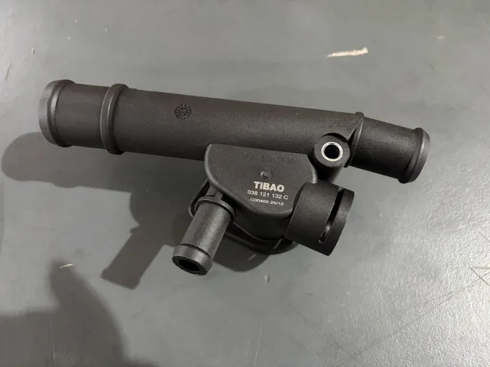 038121132C Engine Parts  Coolant Flange for AUDI A2, VW FOX, SEAT LEON (1M1), SKODA OCTAVIA I (1U2)