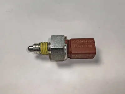 02K945415E Back Up Light Switch for AUDI A1, VW VENTO, SEAT LEON (1P1), SKODA SUPERB II (3T4)