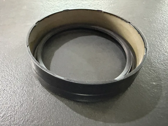 11117511395 Engine Parts Crankshaft Oil Seal for BMW 5 Touring (E61), 7 (E65, E66, E67), X3 (E83), X5 (E70), 3 Compact (E46), X1 (E84), Z4 Roadster (E85), 1 (E87), X6 (E71, E72), 6 Convertible (E64)