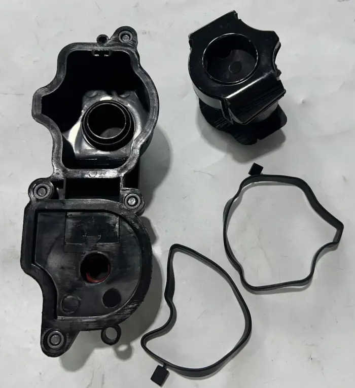 11127799224 Engine Parts Engine Block Breather Valve for BMW 5 Touring (E61), 3 (E46), X3 (E83), 1 (E87)