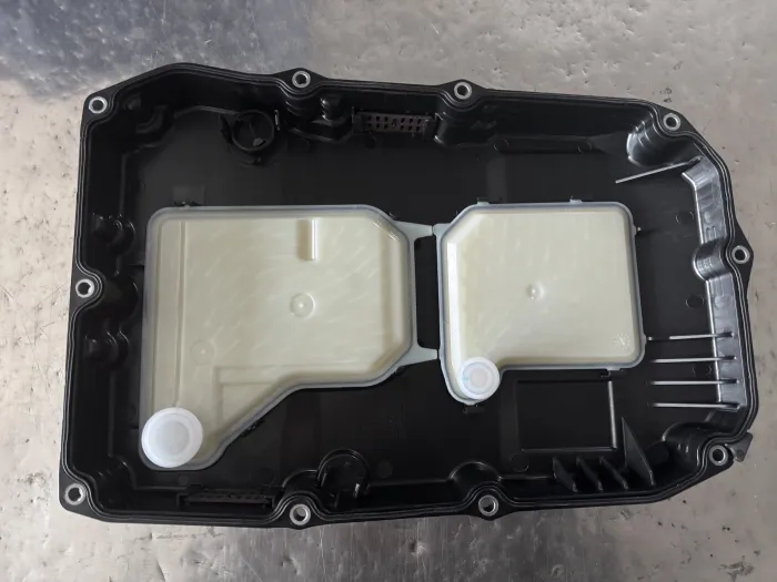 7252709110 Engine Parts Oil Pan for MERCEDES-BENZ C-CLASS (W205), E-CLASS (W212), S-CLASS (W222, V222, X222), GLC (X253), GLS (X166), GLE (W166), GL-CLASS (X166)