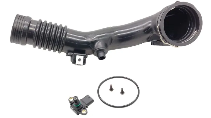 13717609811 Engine Parts Intake Pipe for BMW 5 Gran Turismo (F07), X6 (E71, E72), X5 (E70)