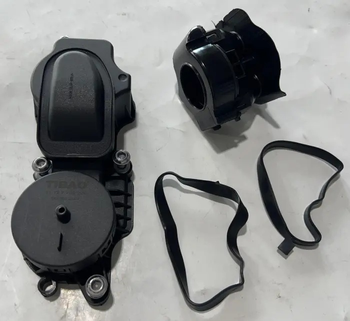 11127799225 Engine Parts Engine Block Breather Valve for BMW X3 (E83), 3 Touring (E46), 7 (E65, E66, E67), 5 (E60), X5 (E53)