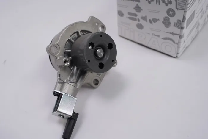 04L121011E Engine Parts Water Pump for AUDI Q2, VW TIGUAN, MAN TGE Van, SEAT LEON Hatchback Van (5F1), SKODA KAROQ (NU7, ND7)