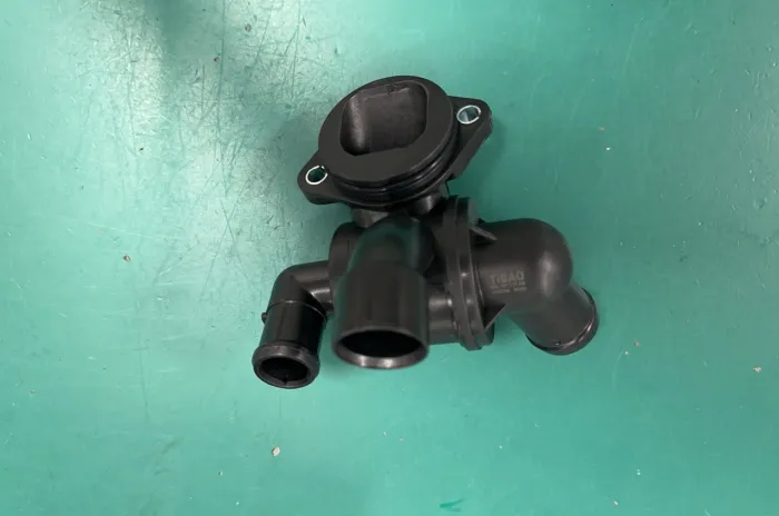 03L121111AB Engine Parts Thermostat for VW CRAFTER 30-35 Bus (2E_), AMAROK (2HA, 2HB, S1B, S6B, S7A, S7B)