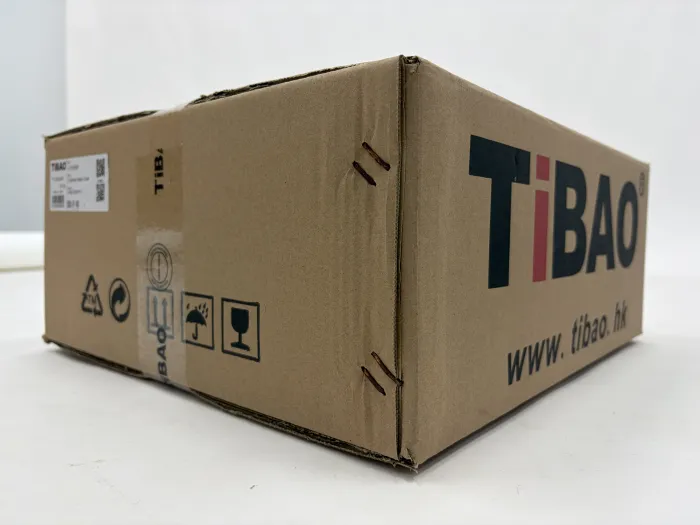 LR105956 Engine Parts Engine Valve Cover for CITROËN C5 III Break (RW_), JAGUAR XF II (X260), LAND ROVER DISCOVERY IV VAN (L319), PEUGEOT 407 Coupe (6C_)