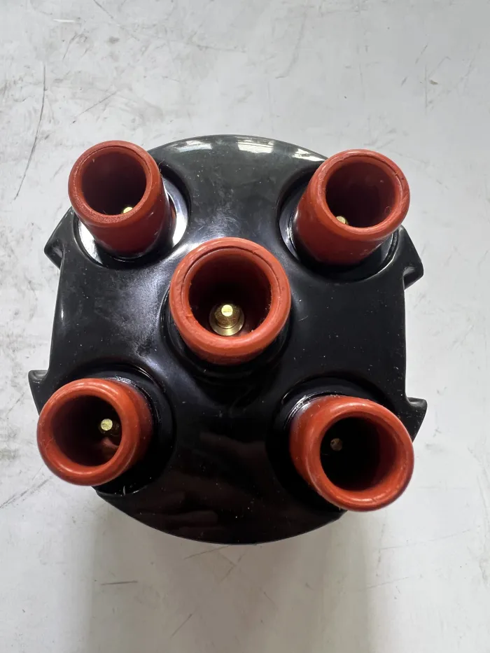 027905207A Engine Parts Distributor Cap for VW LUPO, SEAT CORDOBA (6K1, 6K2), CORDOBA Sedan (6K1, 6K2), SKODA OCTAVIA I Combi (1U5)