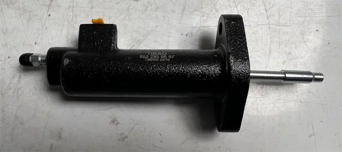 0022950607 Transmission Parts Clutch Slave Cylinder for MERCEDES-BENZ VARIO, VW LT, FORD , MULTICAR UX100