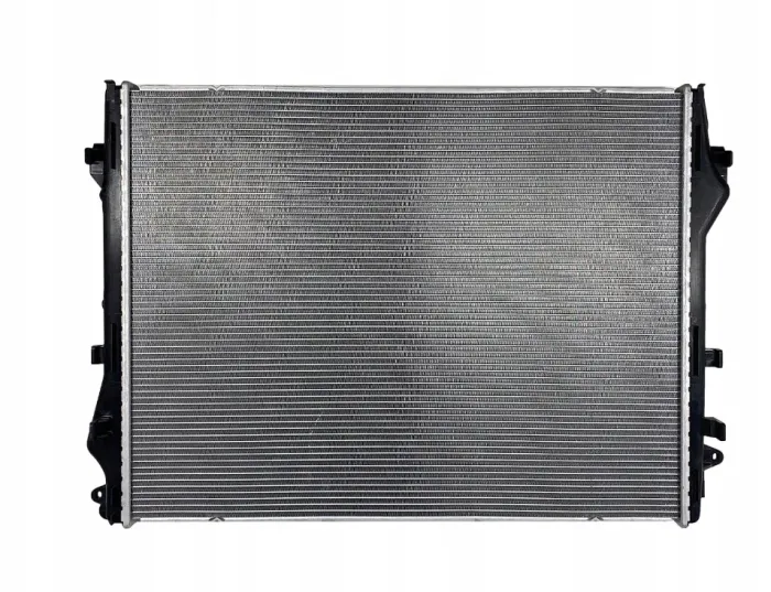 0995009000 Engine Parts Radiator for 